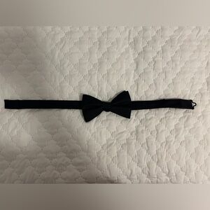 IZOD bow tie